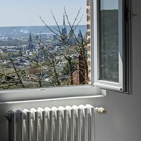 Maison Individuelle Avec Courette Et Vue Sur Сasa de vacaciones Ruan