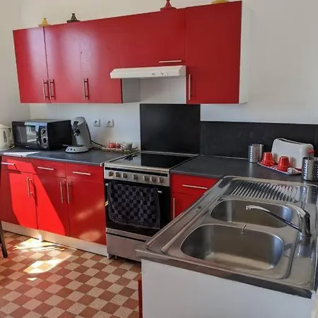 Maison Individuelle Avec Courette Et Vue Sur Сasa de vacaciones Ruan