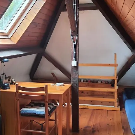 Maison Individuelle Avec Courette Et Vue Sur Ruan