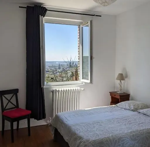 Holiday home Maison Individuelle Avec Courette Et Vue Sur